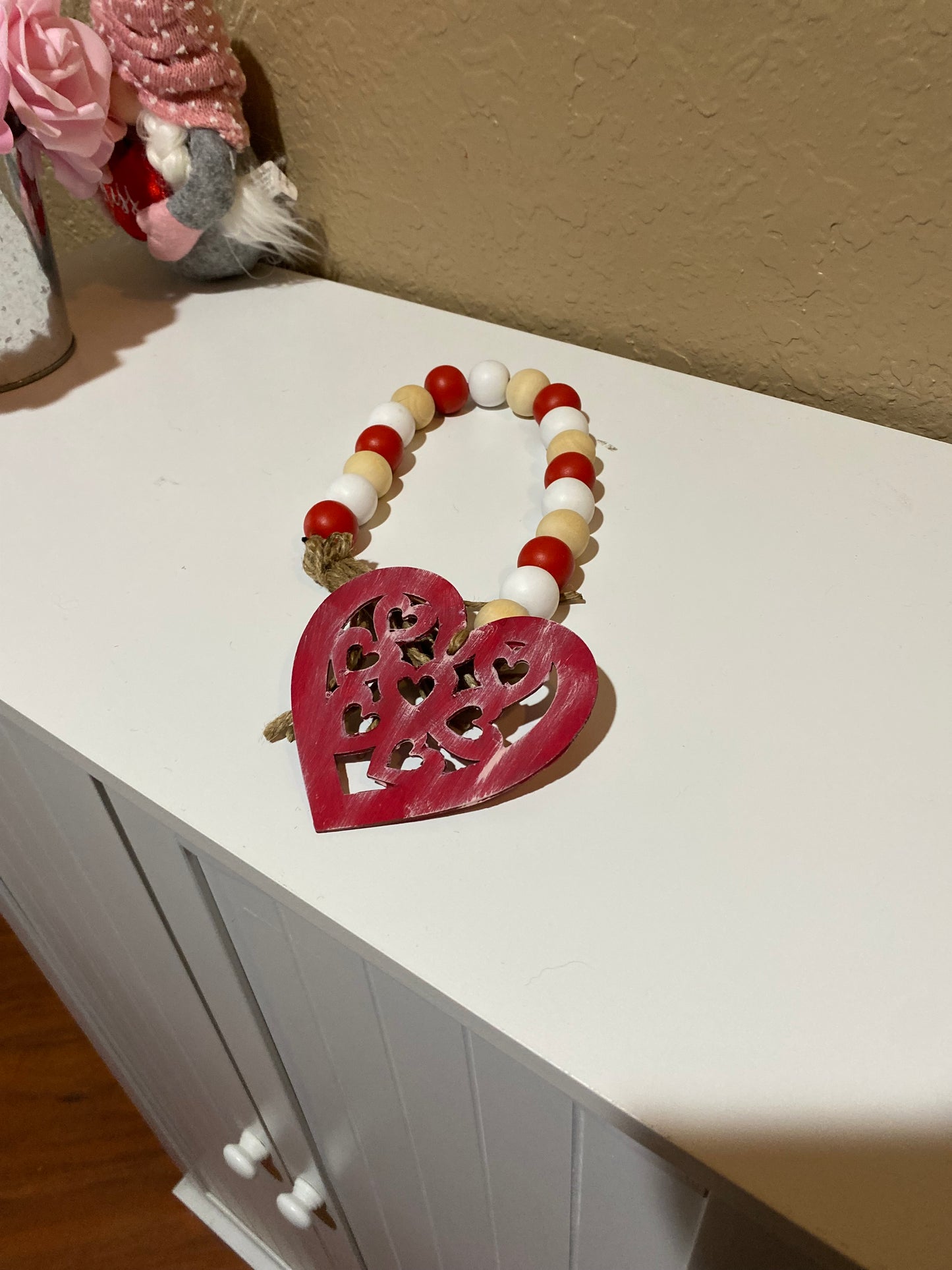 Valentine wooden bead garlang