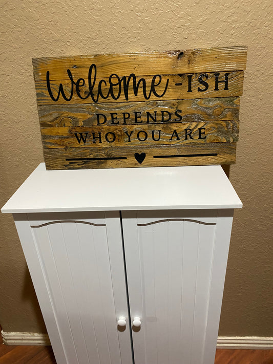 welcom-ish wall hanging